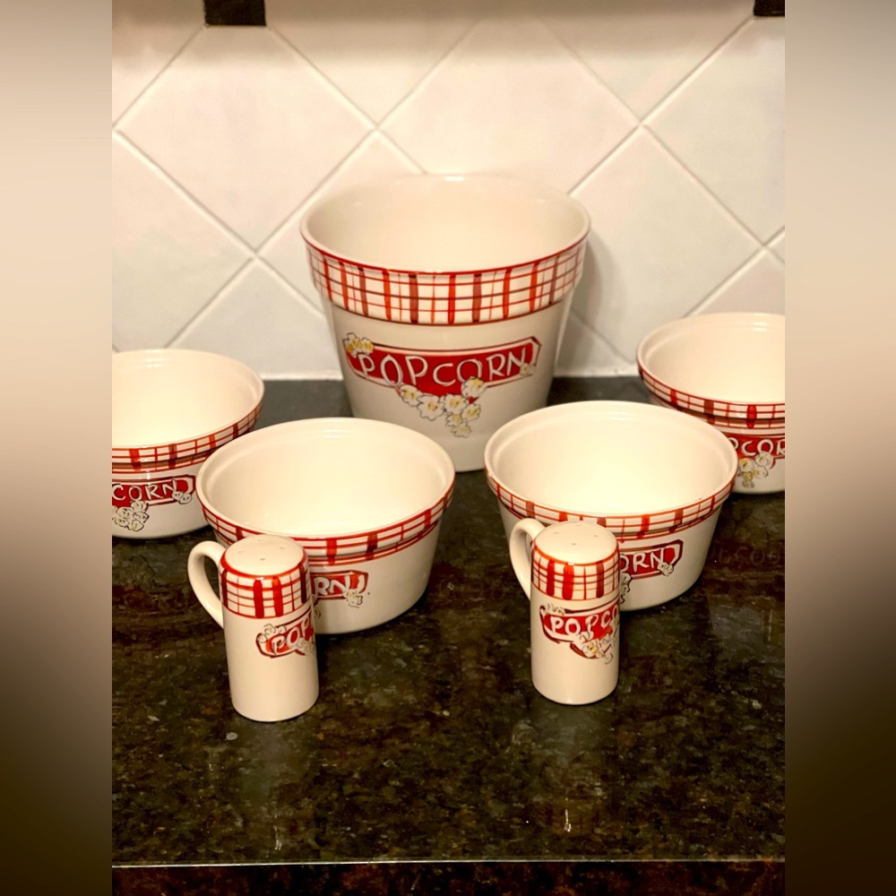 VINTAGE Tabletops KITCHEN PREP 101 Ceramic Popcorn Bowl And Shaker 7 Pc 🍿
